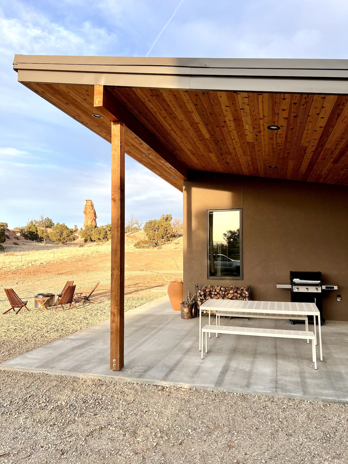 Off-grid Modern Desert Retreat near Bryce Canyon