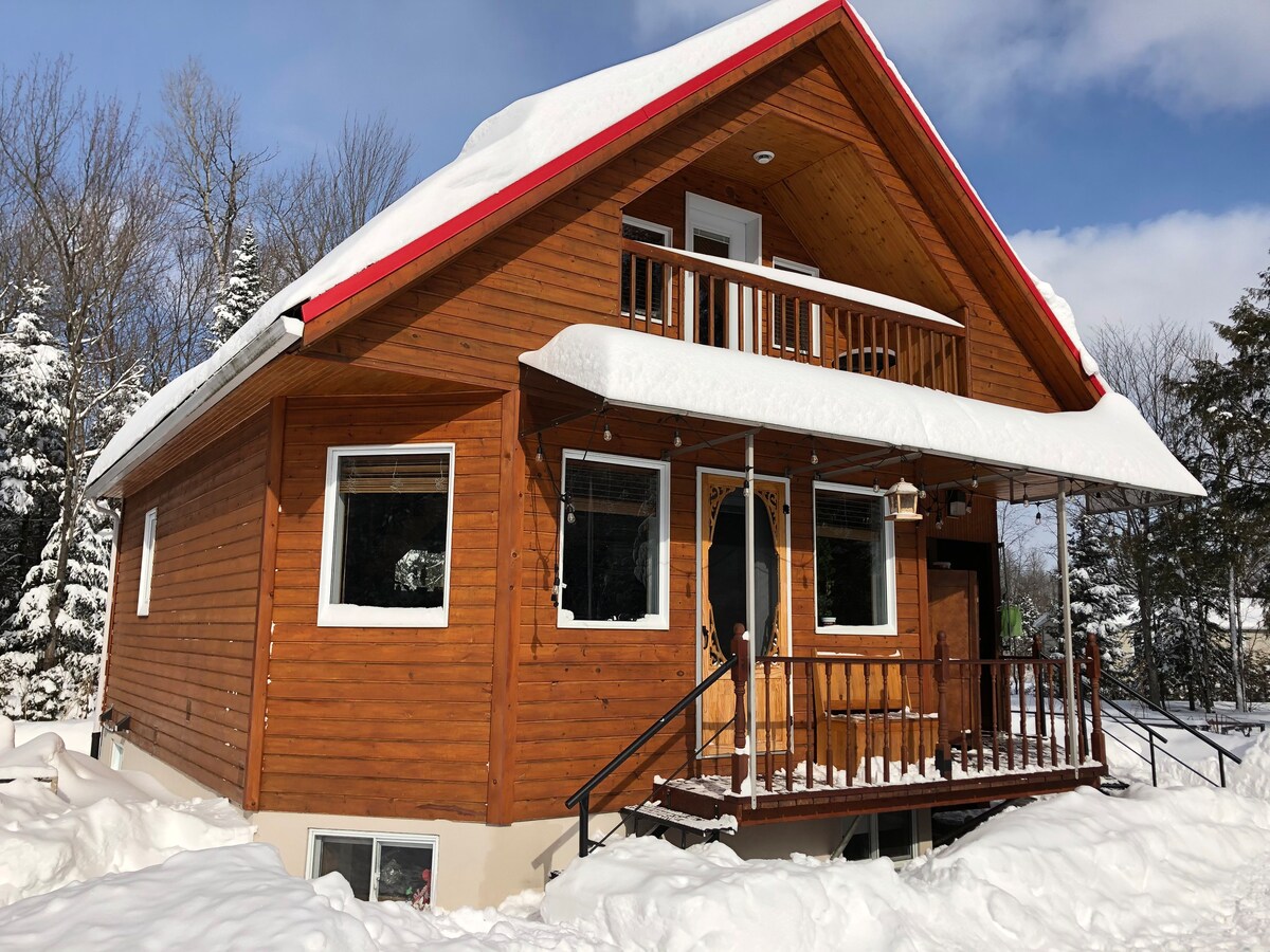 Maison chaleureuse à l'orée de la forêt