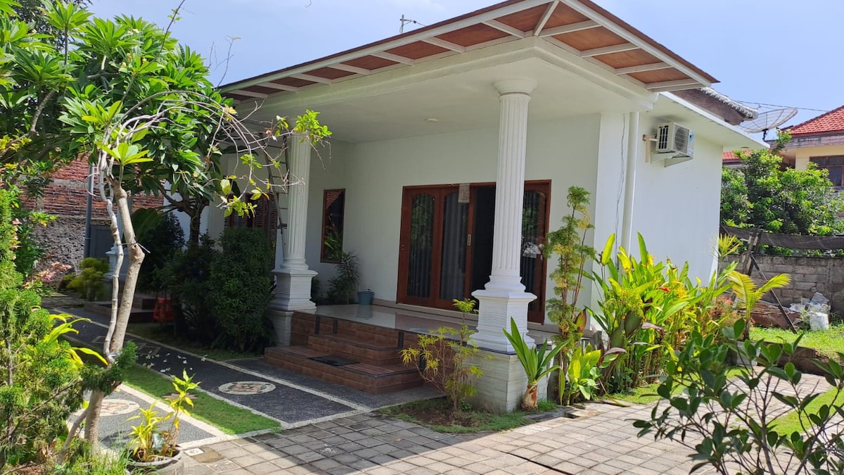 Srinadi Guest House