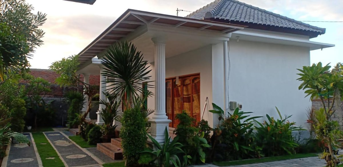 Srinadi Guest House