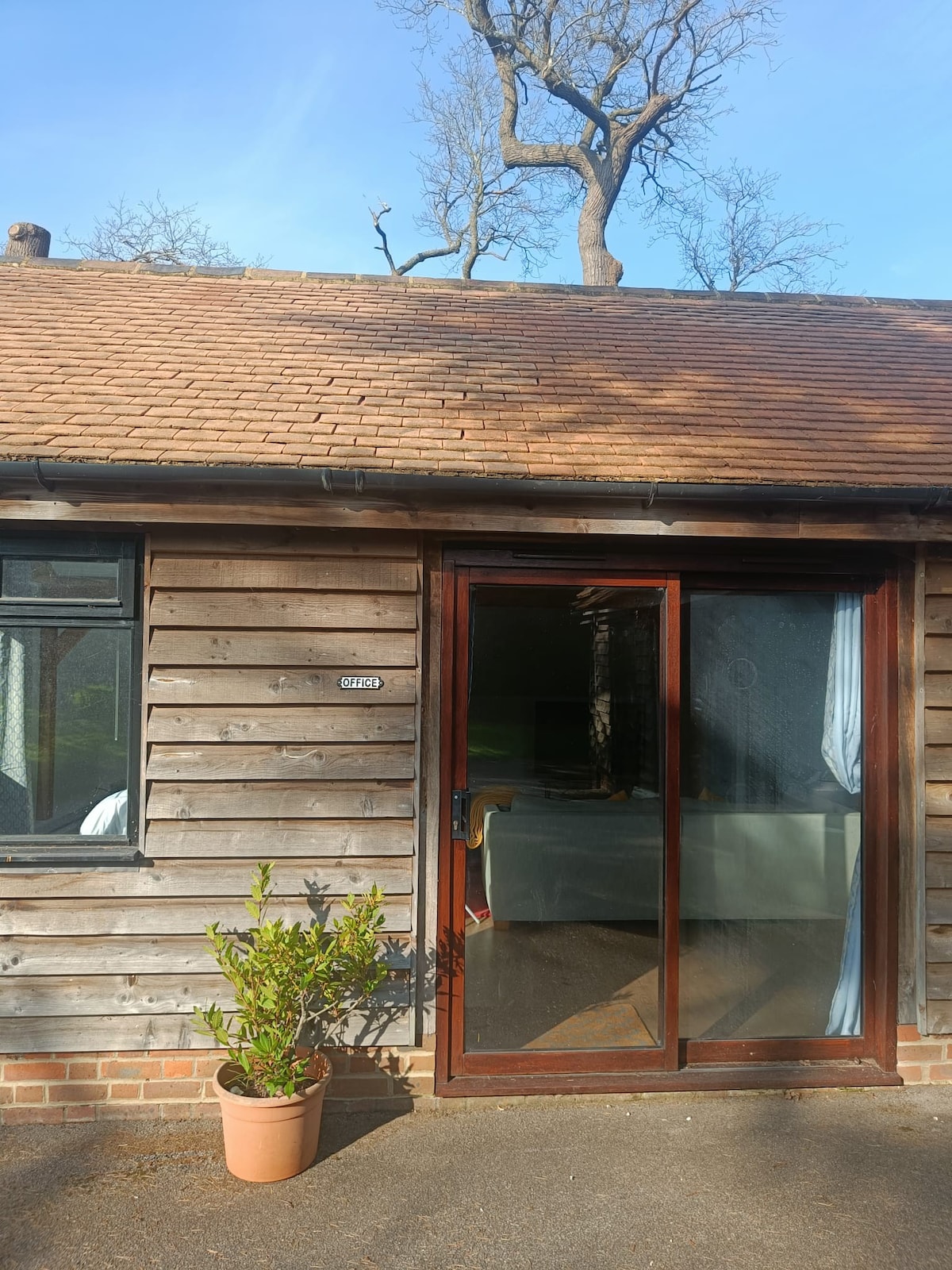 Oak beamed 'Office' in Betchworth, Surrey