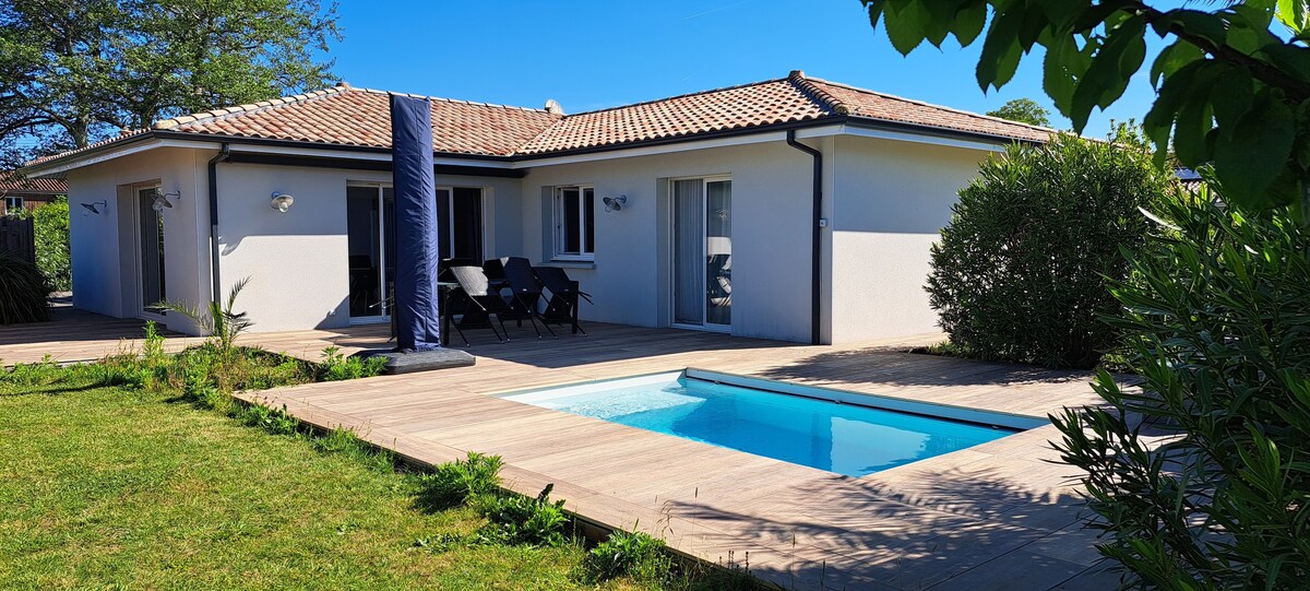 Villa avec piscine chauffée proche océan