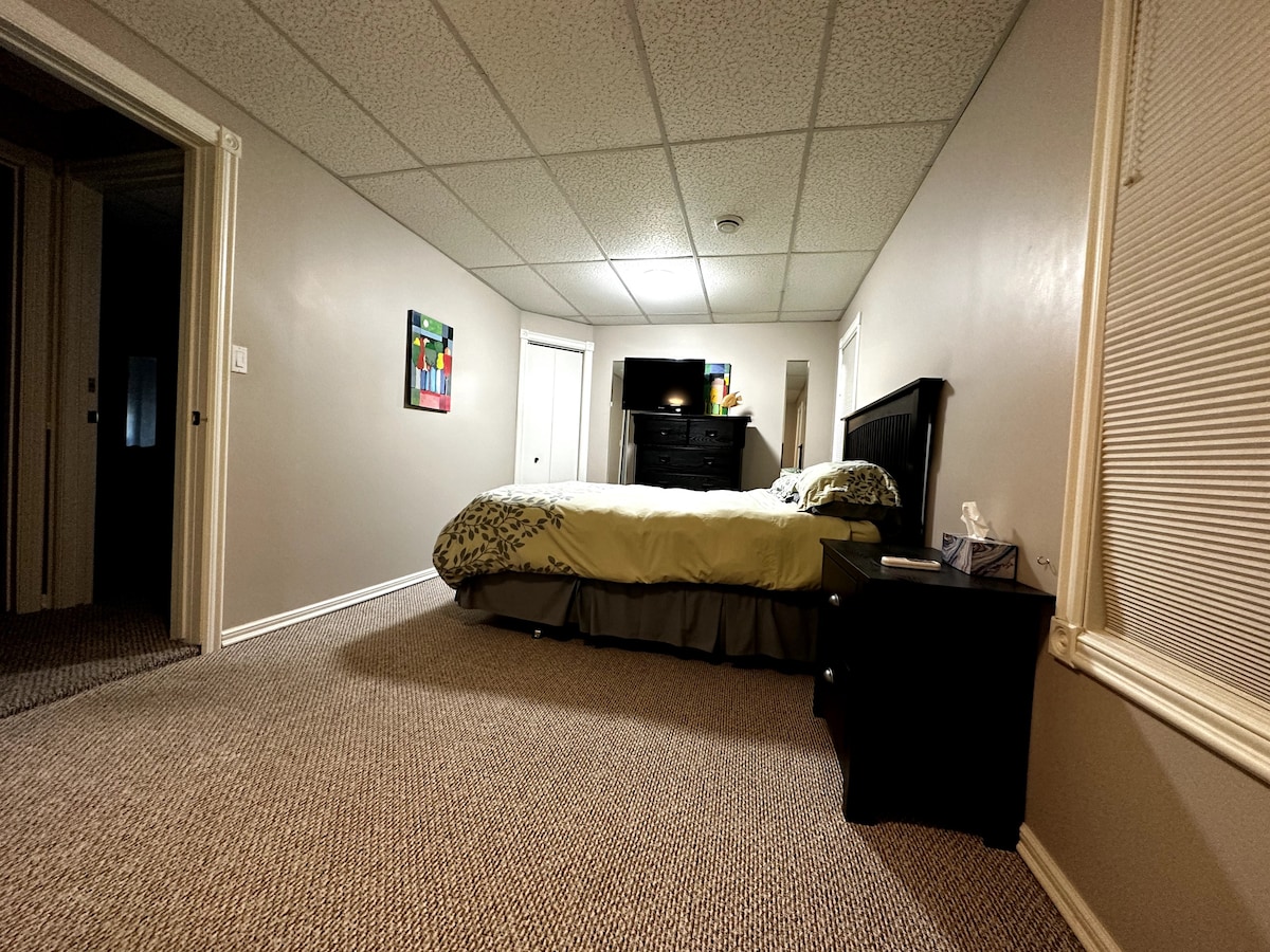 Wheatland Airbnb - Queen Room