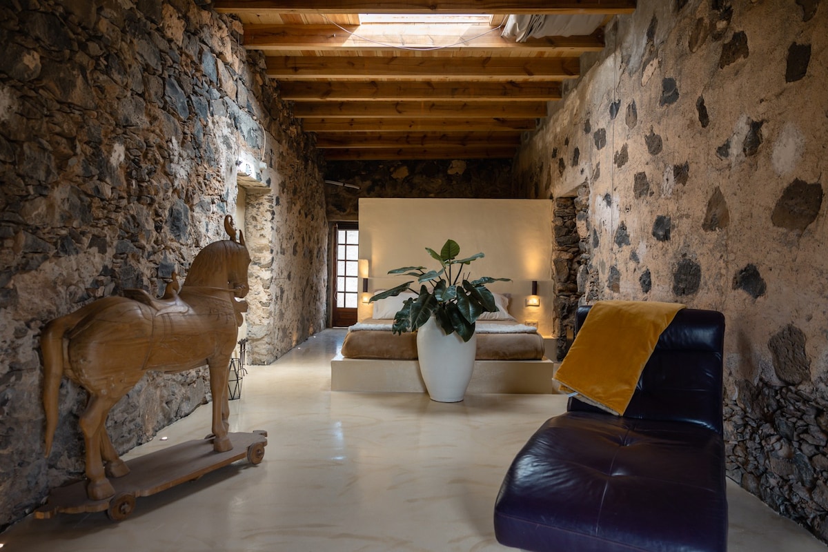 Luxury Suite in hotel rural [Finca Luz]