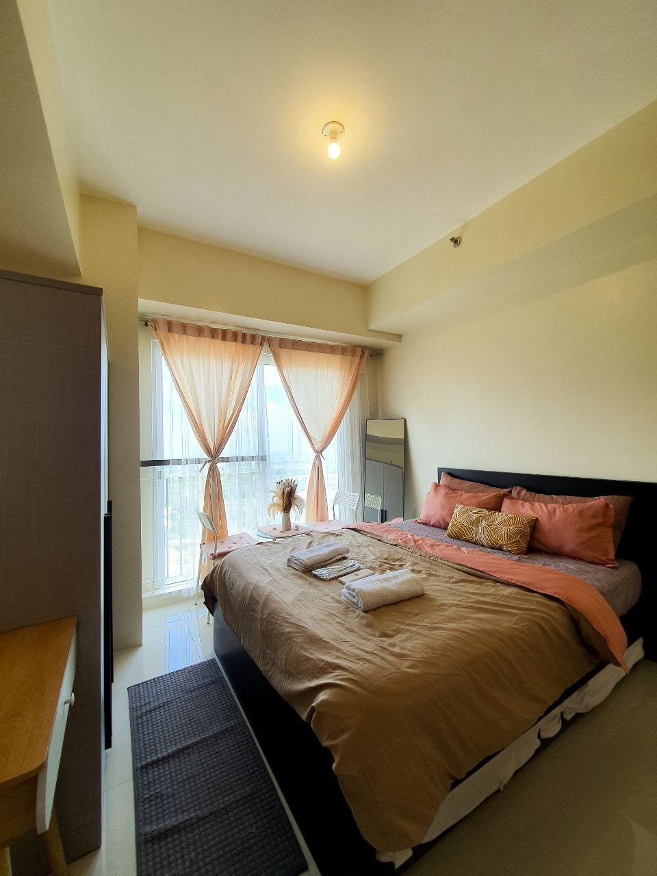 CozyCondo in Tagaytay 17thflr w/100mbps Wi-fi