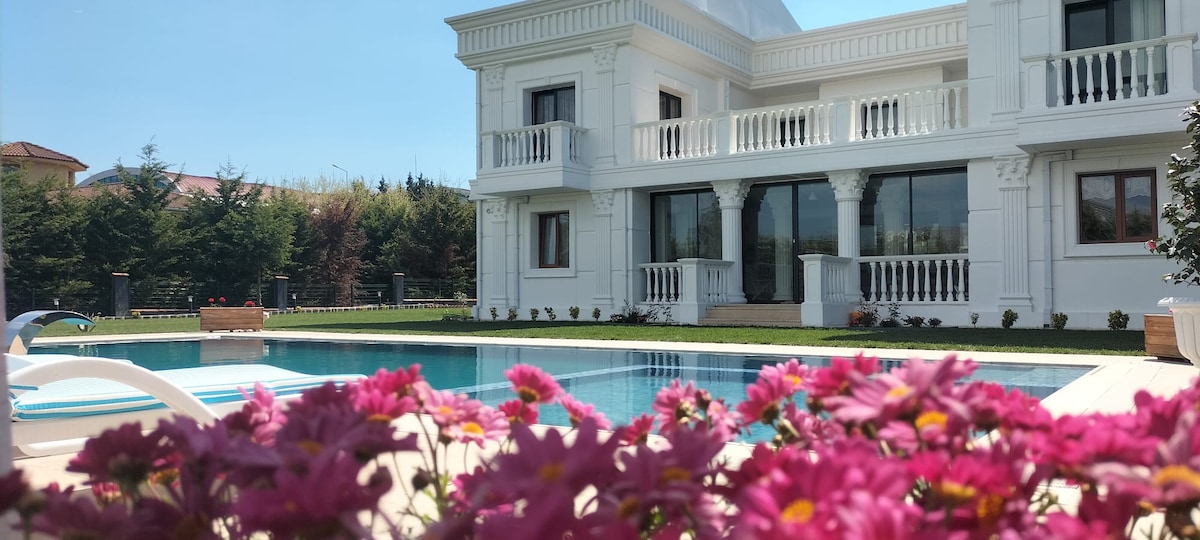 Luxury Villa in Tepekent