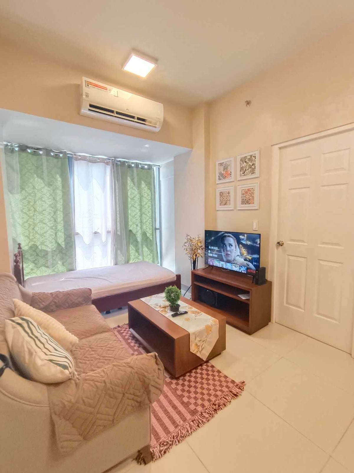 Mactan Newtown flat with free pool & beach use