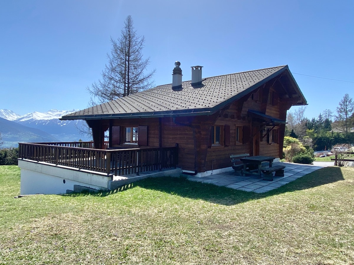 Chalet de vacances, vue imprenable sur les Alpes