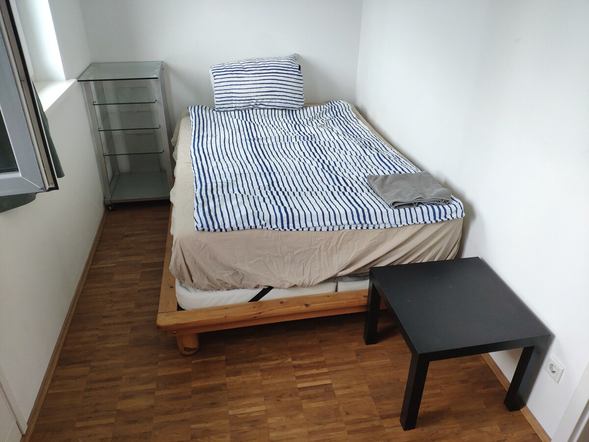 Comfy room 2 mins from station