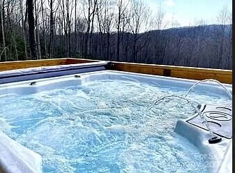 Escape to Mountains w/ Hot Tub, Game Room & Views