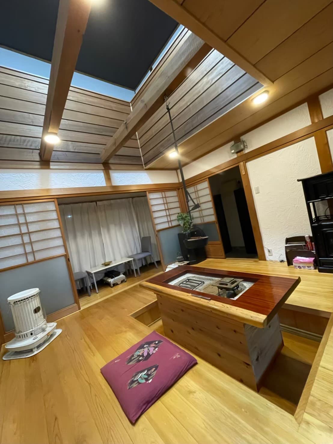 「清流の国！岐阜県にある1棟貸切宿」吹き抜け空間、囲炉裏料理でほっこり宿泊！