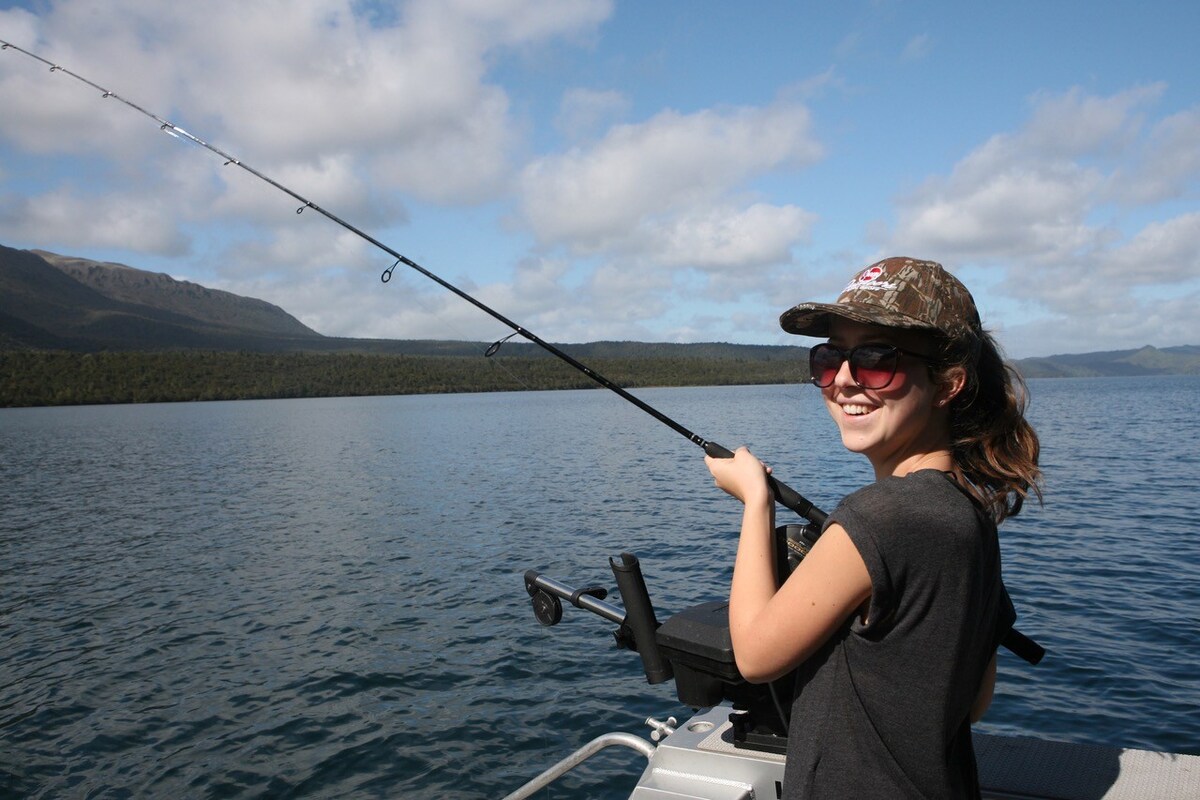 Live in Host, all meals, fishing & excursions