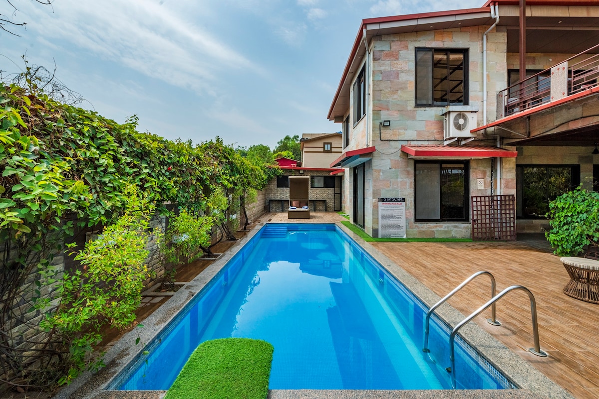 4 Bhk Villa with pool in Karjat