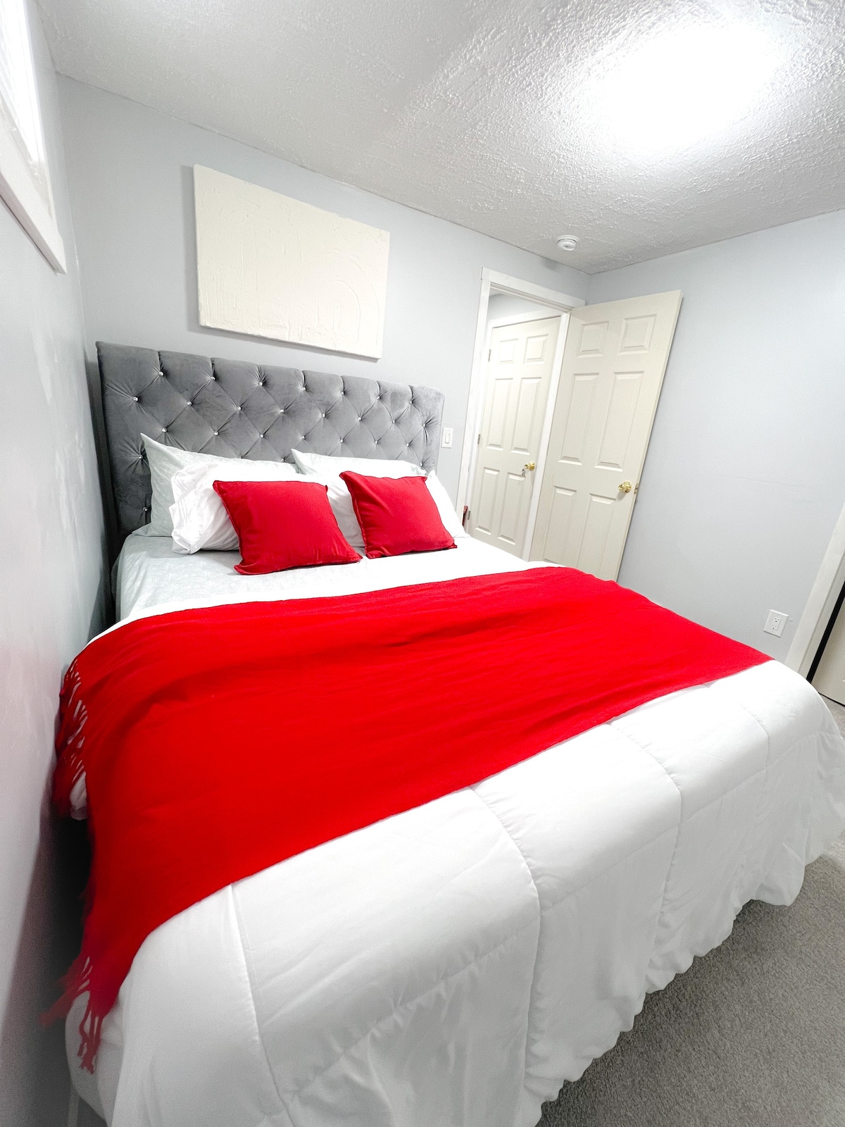 Hillcrest Guesthouse -15 Mins from Calgary Airport