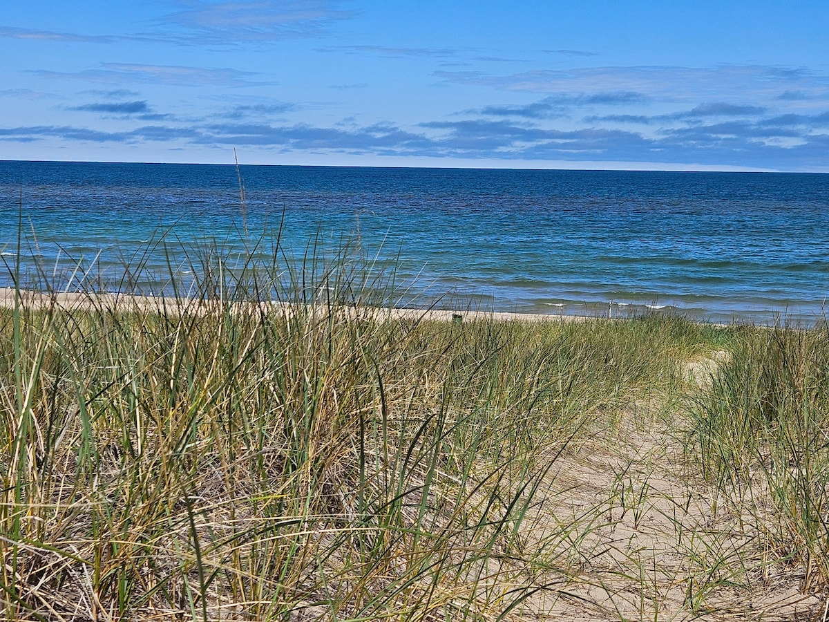 How You Dune?  Large beach  house on Lake Michigan