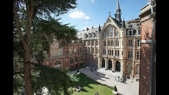 Appartement en face Université Catholique de Lille