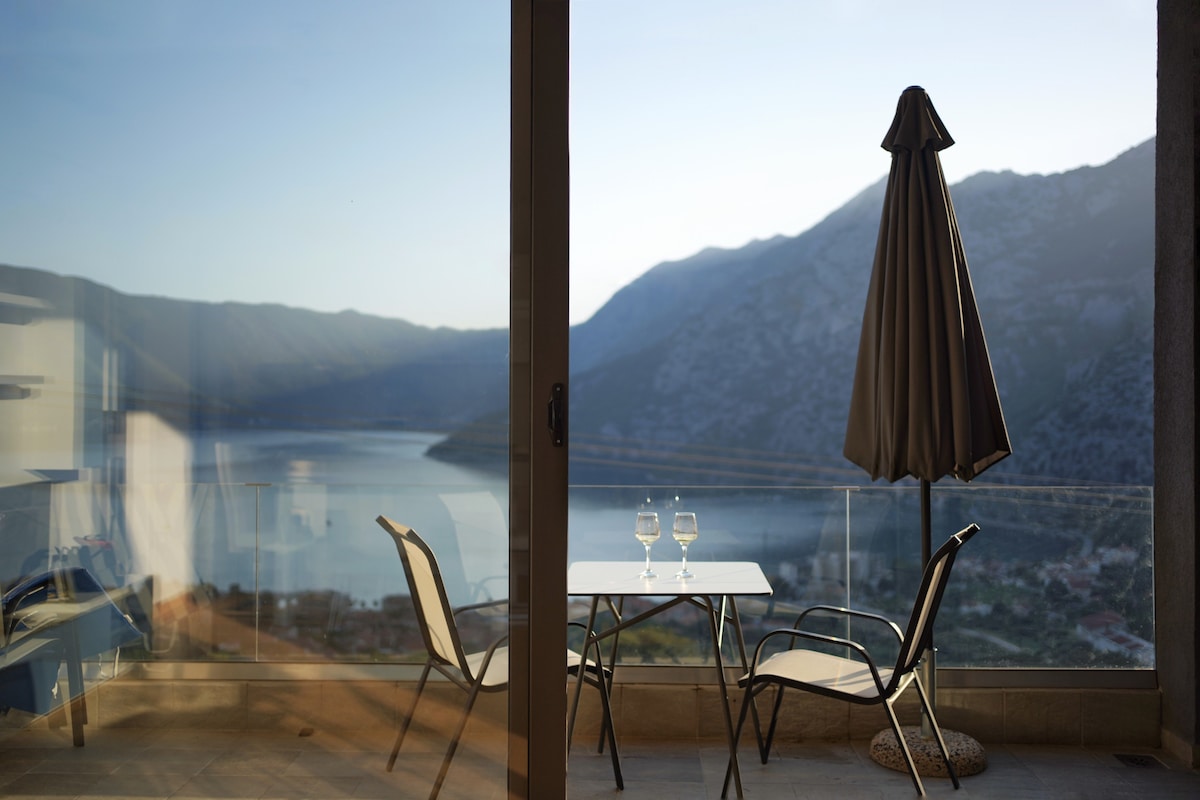 Penthouse Kotor Amazing see view