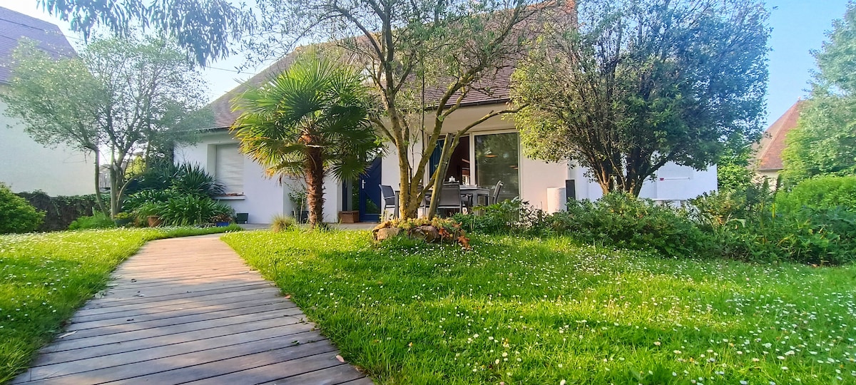 2 min à pied de la plage, Parking et Salle de Jeux