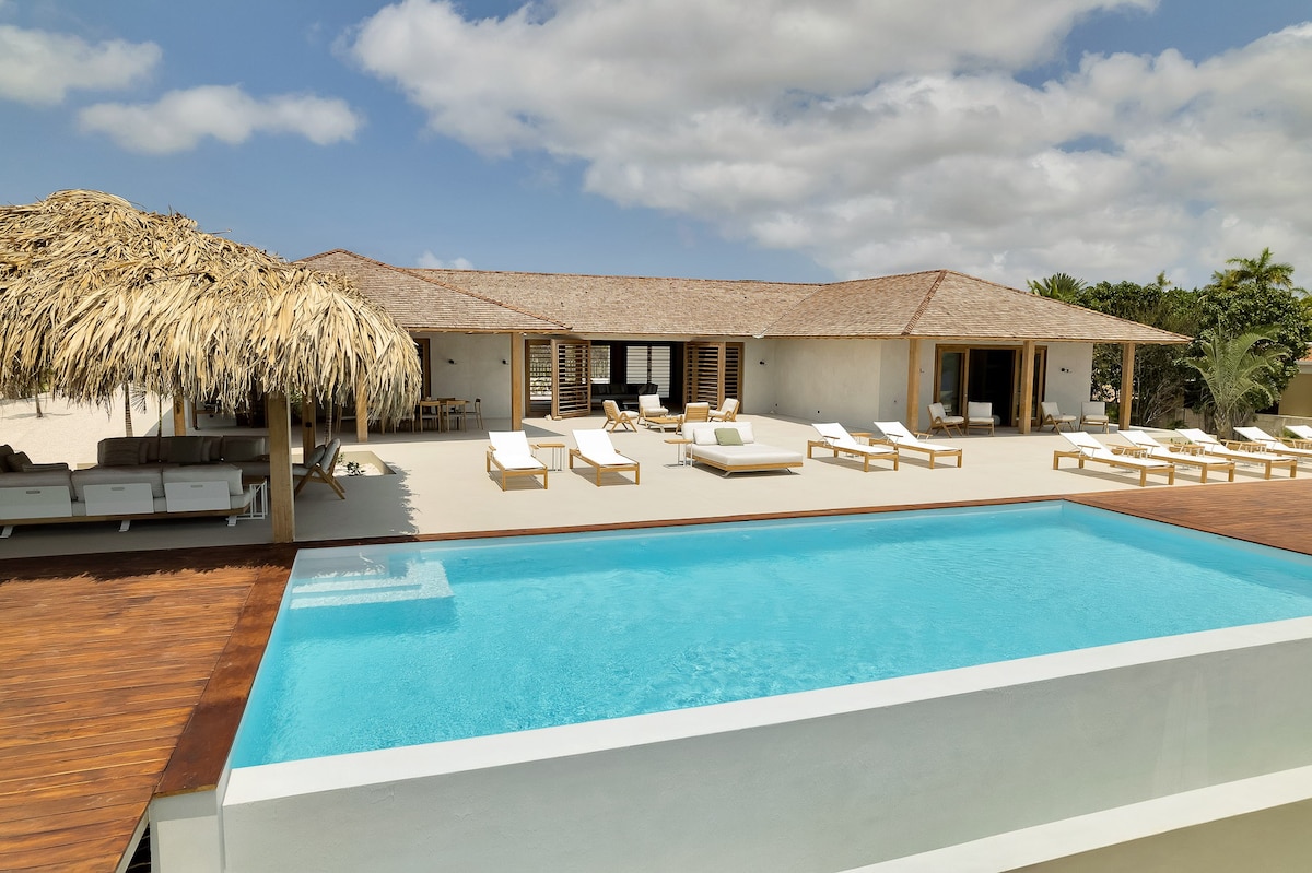 Sorobon Luxury Oceanfront Villa