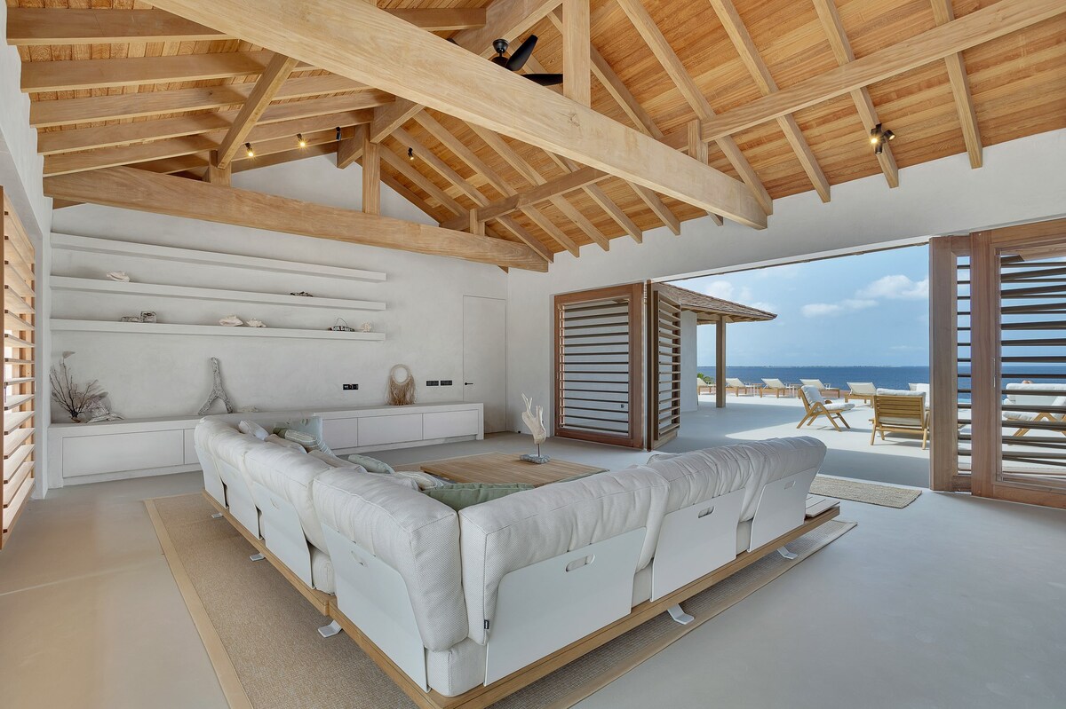 Sorobon Luxury Oceanfront Villa