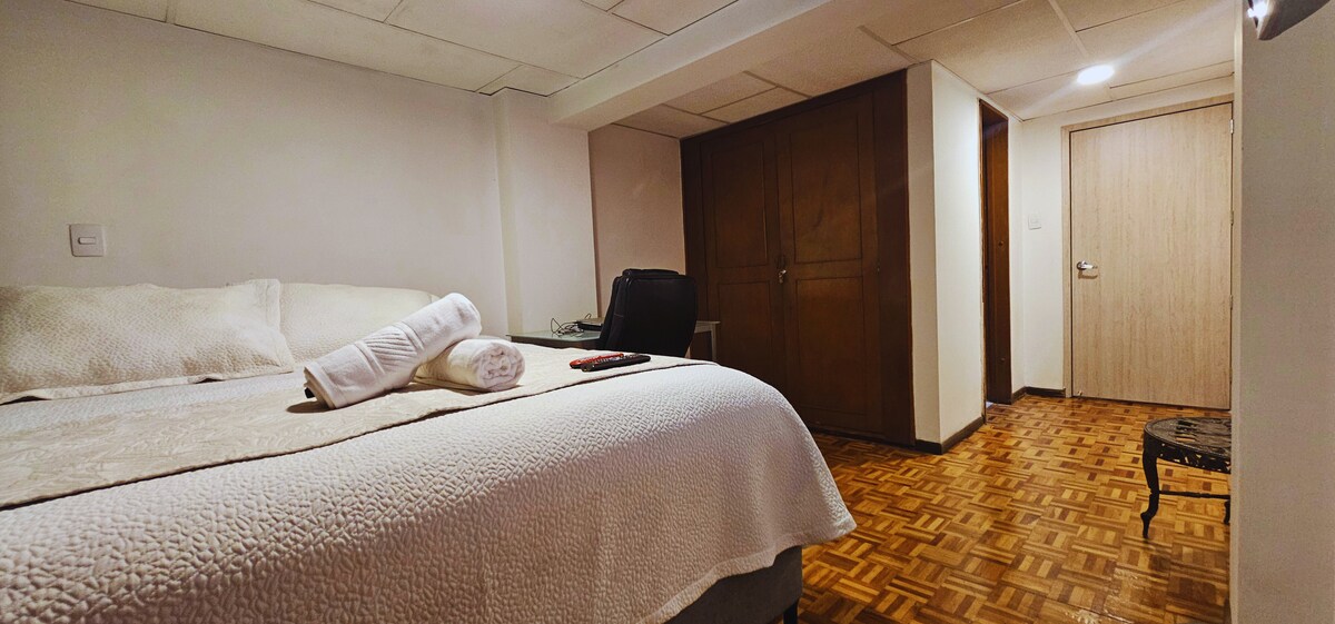 Room2- 11 min. camina a CC Cable Plaza y Zona Rosa