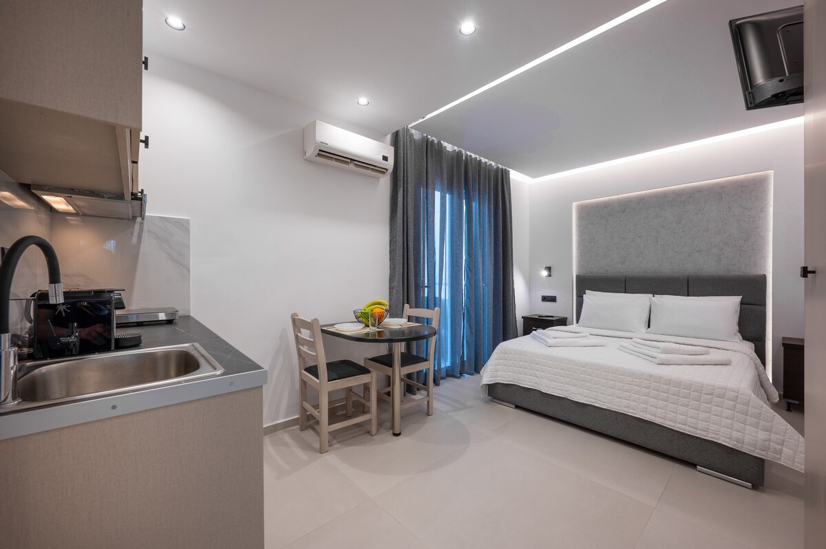 Honey Holiday Bali - Double Deluxe Room for 2