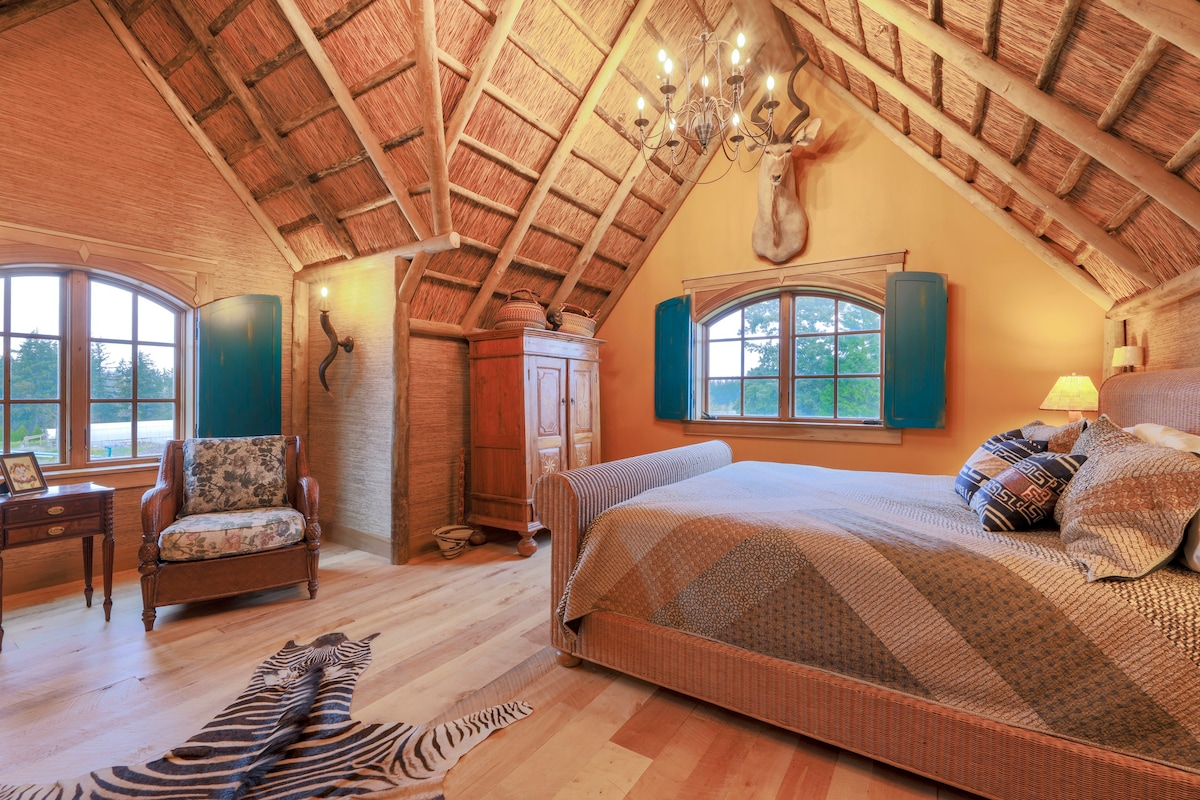 Serengeti Safari Lodge Suite - The Chateau de Lis