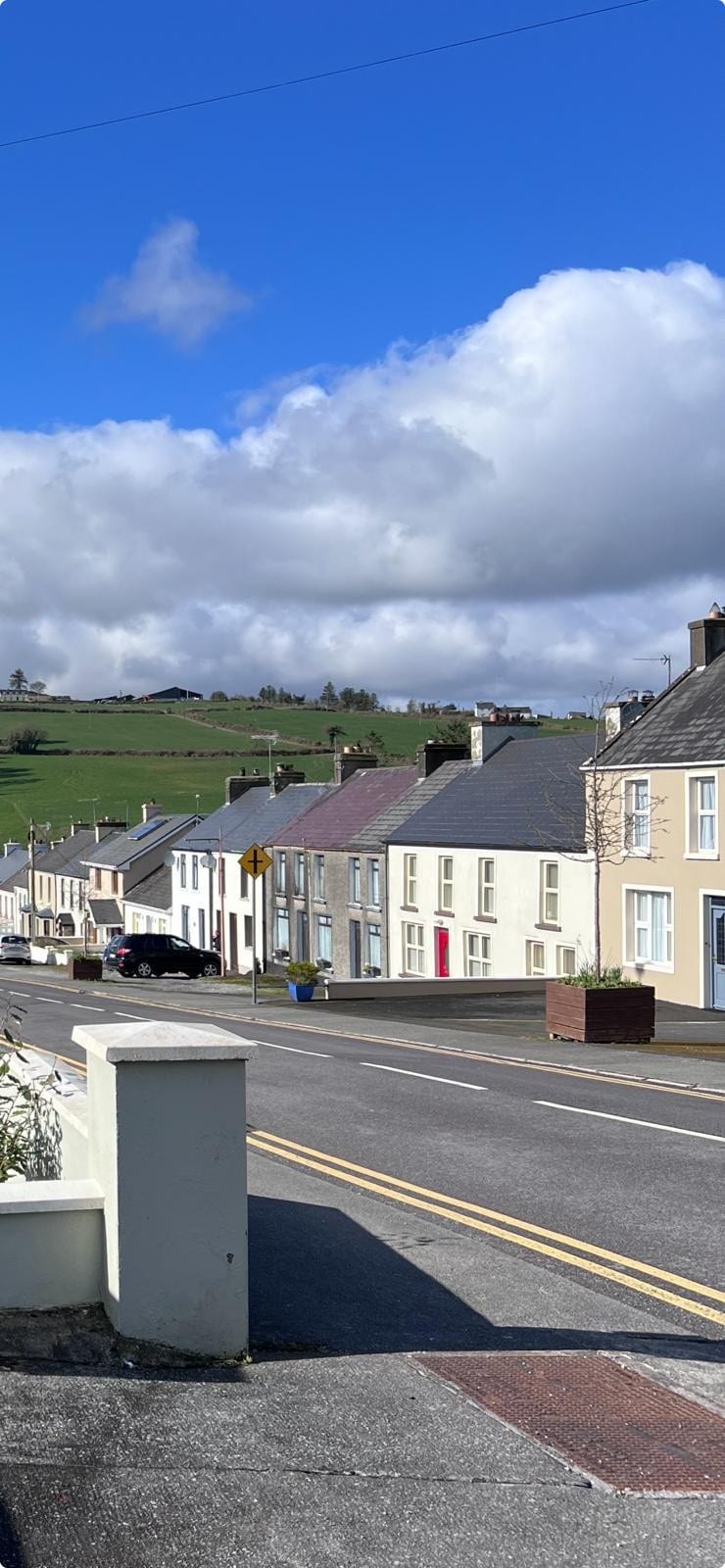 Cozy cottage in Heart of Brosna Village