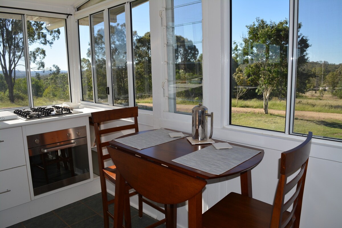 Aserenity Wombat Manor - beautiful views!