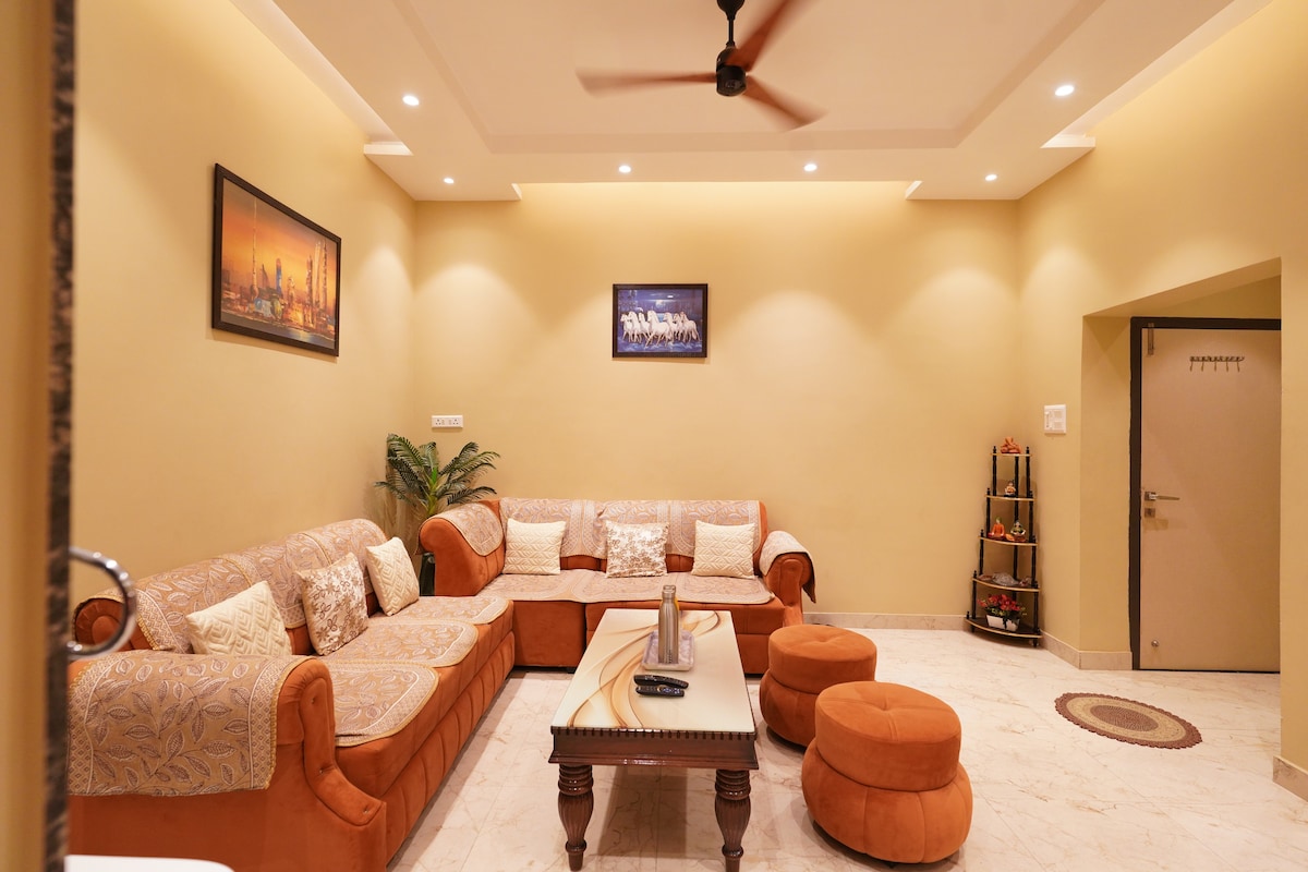 Janaki Villa - 2 BHK luxe Stay