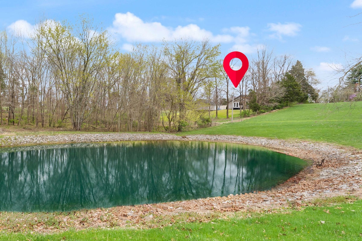 Cozy home w/ water view *20 mins from L'ville, KY*