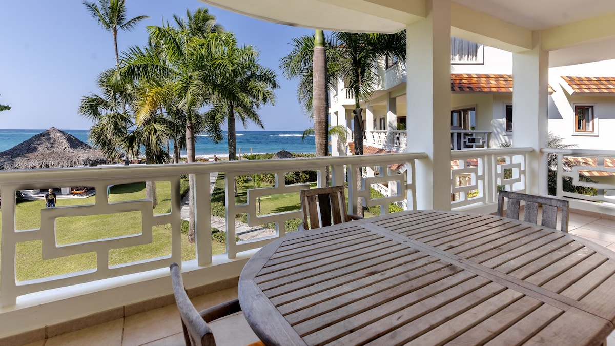 Beachfront, pool, huge balcony & zen