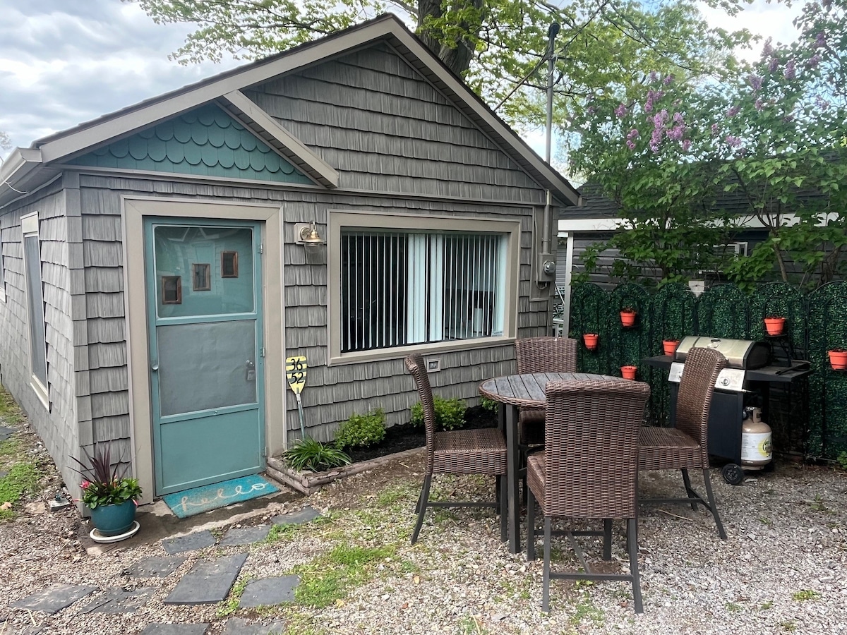 Lakefront cottage near Letchworth State Park