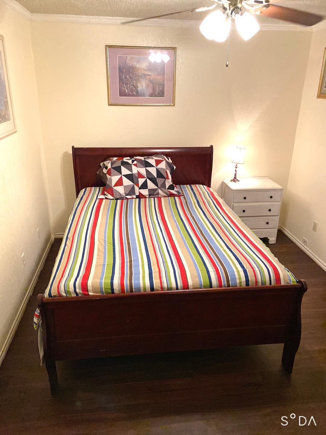 1k. Dallas TX private bedroom Queen bed high Wi-Fi