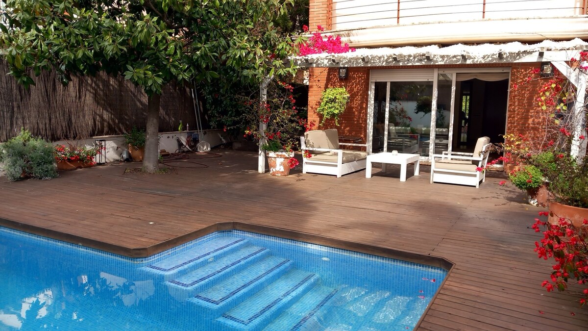 Espectacular casa con piscina ideal familias