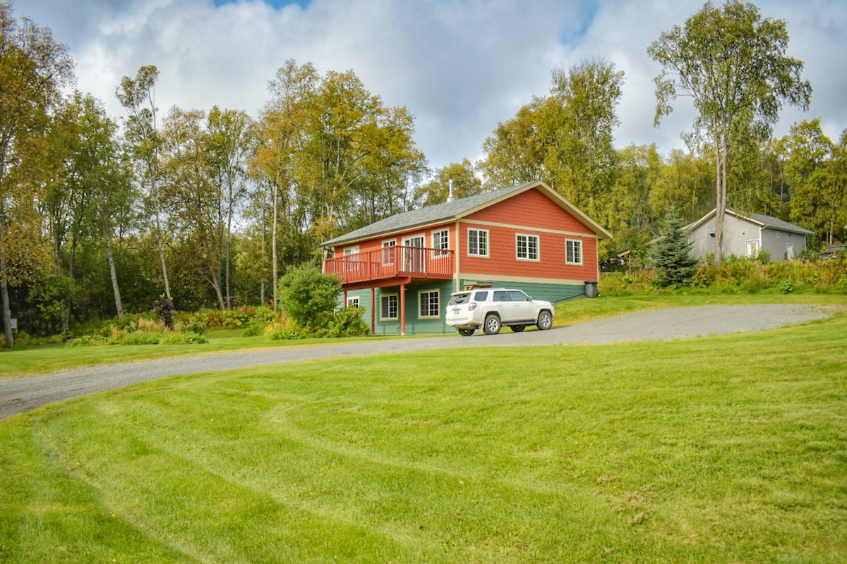 Entire Bear Creek Cottage - Bay & Mountain Views!