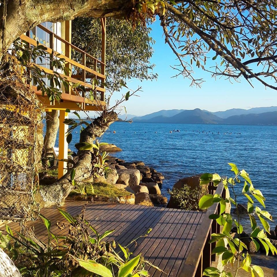 Beachfront house in Florianópolis for 18 people