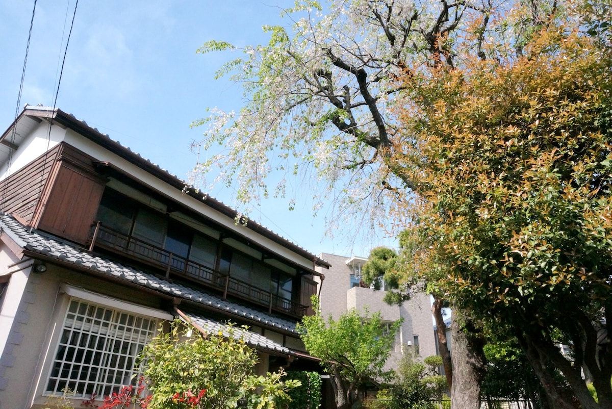 若宮苑|私人3车位停车场| 百年园林别墅，商旅度假胜地丨新宿駅、歌舞伎町20分钟丨