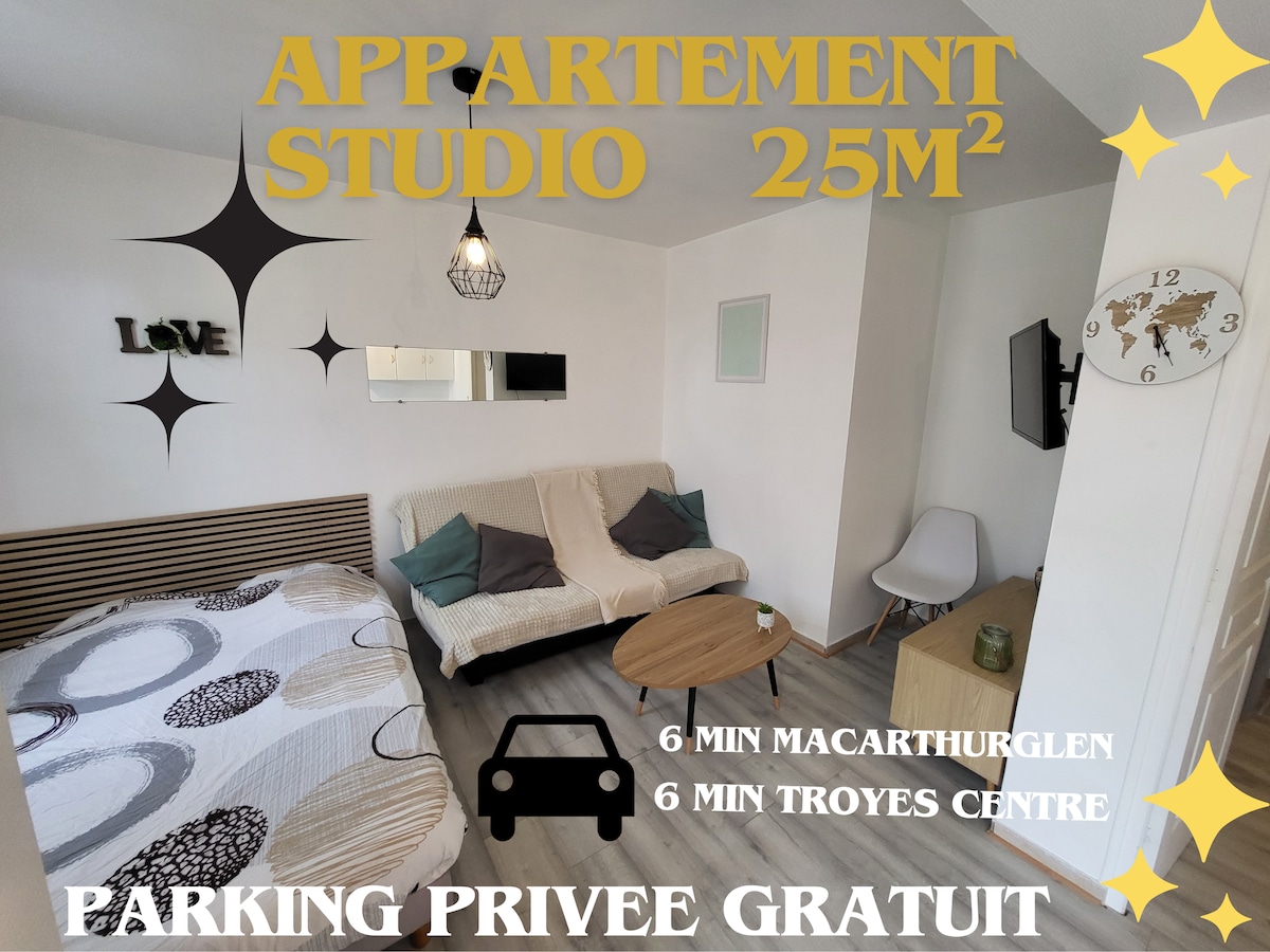 Studio-Mag Outlet Troyes-Parking