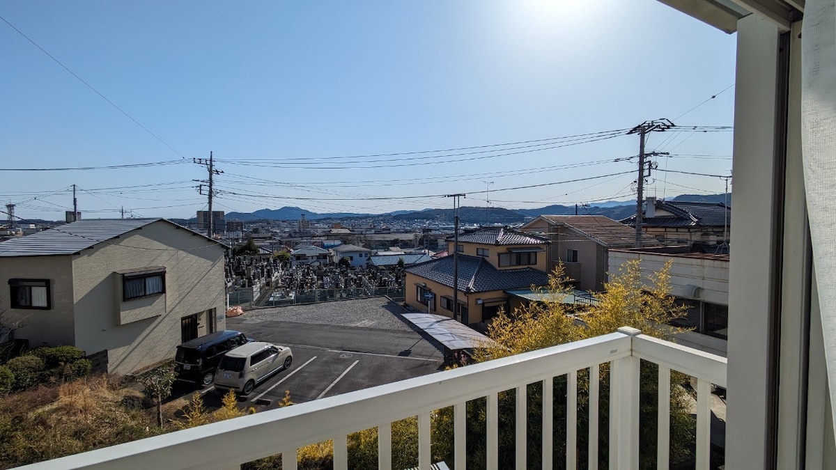 富士山世界遺産センターへ徒歩10分。１軒貸し切り。富士山が見える部屋あり。