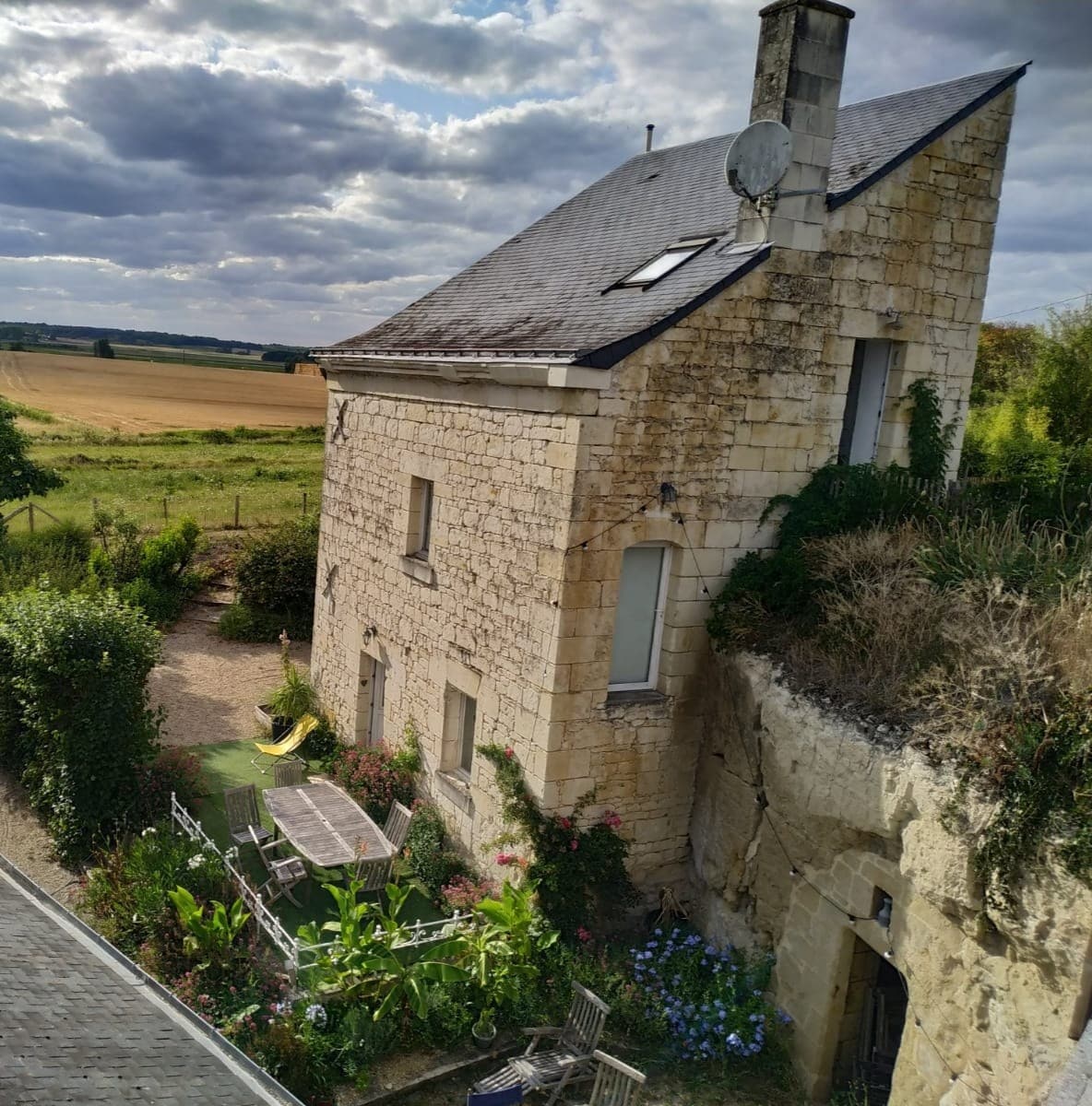 Le Maître de Chai. Domaine des Bas Prés. Piscine