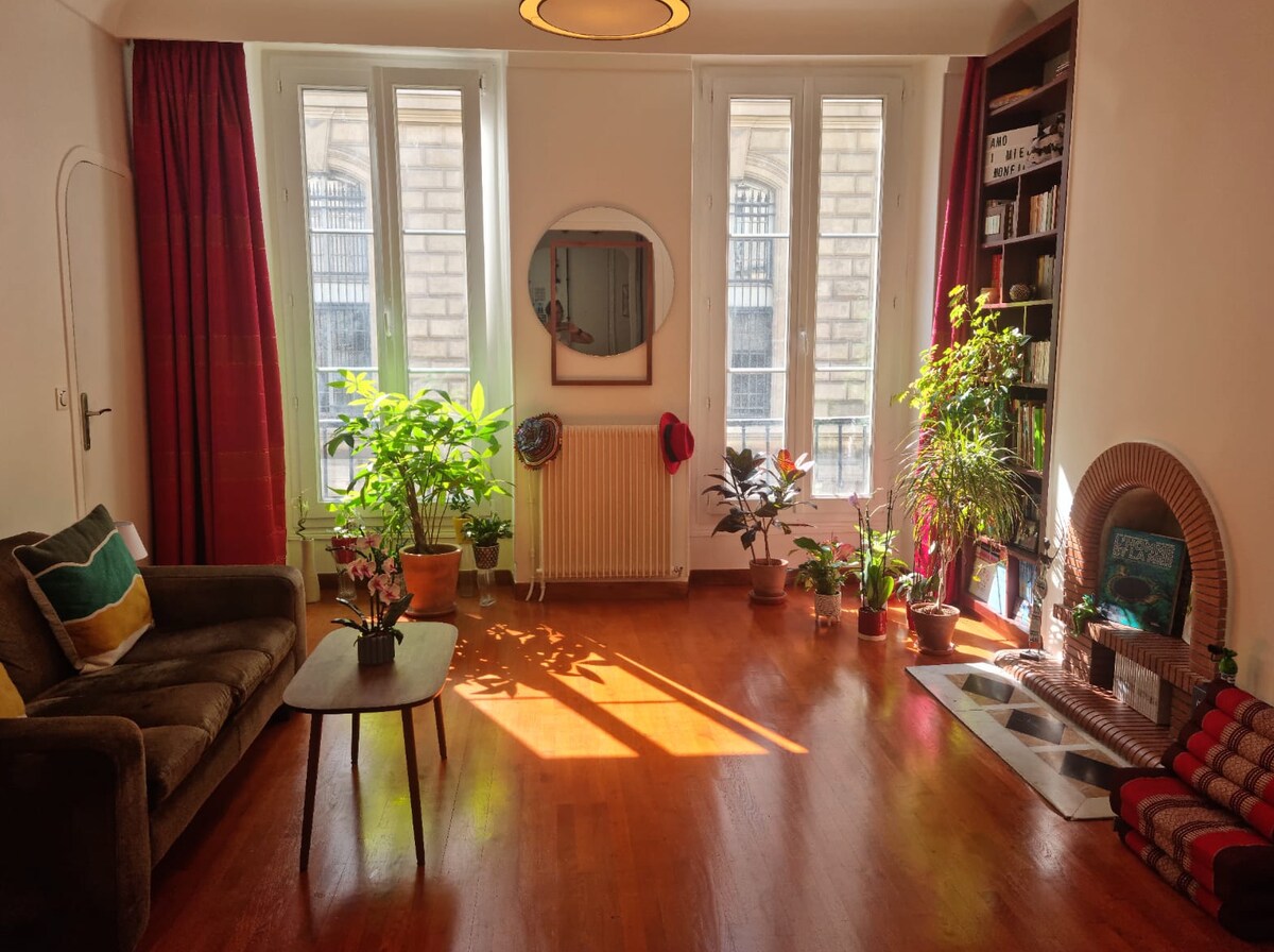 位于安纳马利亚（ Annamaria ） ，位于巴黎市中心的漂亮公寓