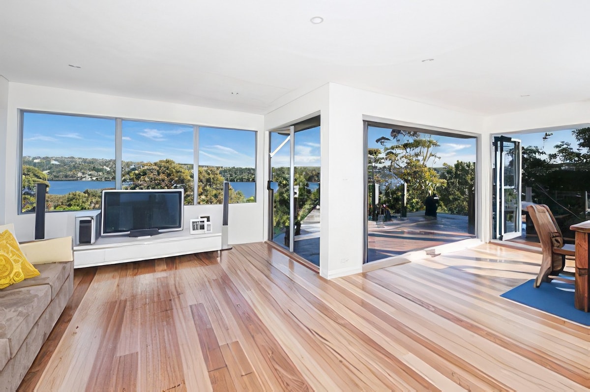 Serene Lakeview Apartment with Pool