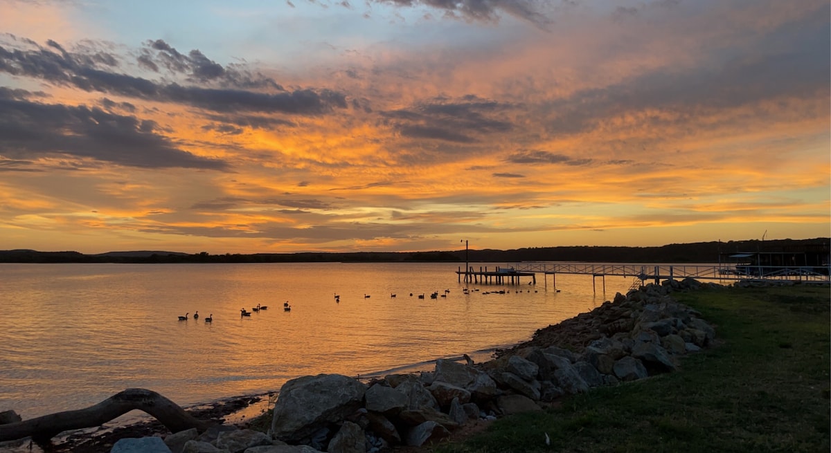Lakefront Cabin-Best Sunsets in Possum Kingdom