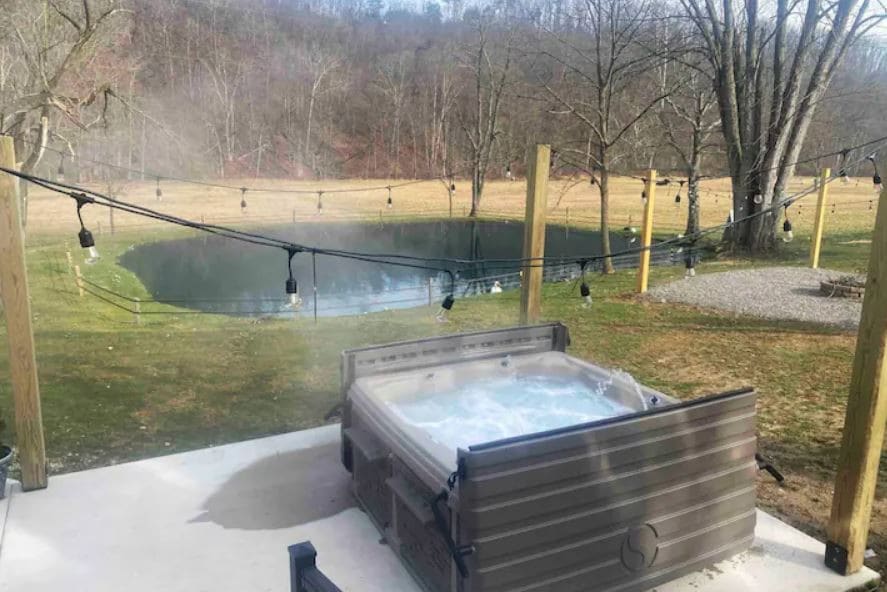 Back Country on 8 Acre | Hottub | Pond & Firepit