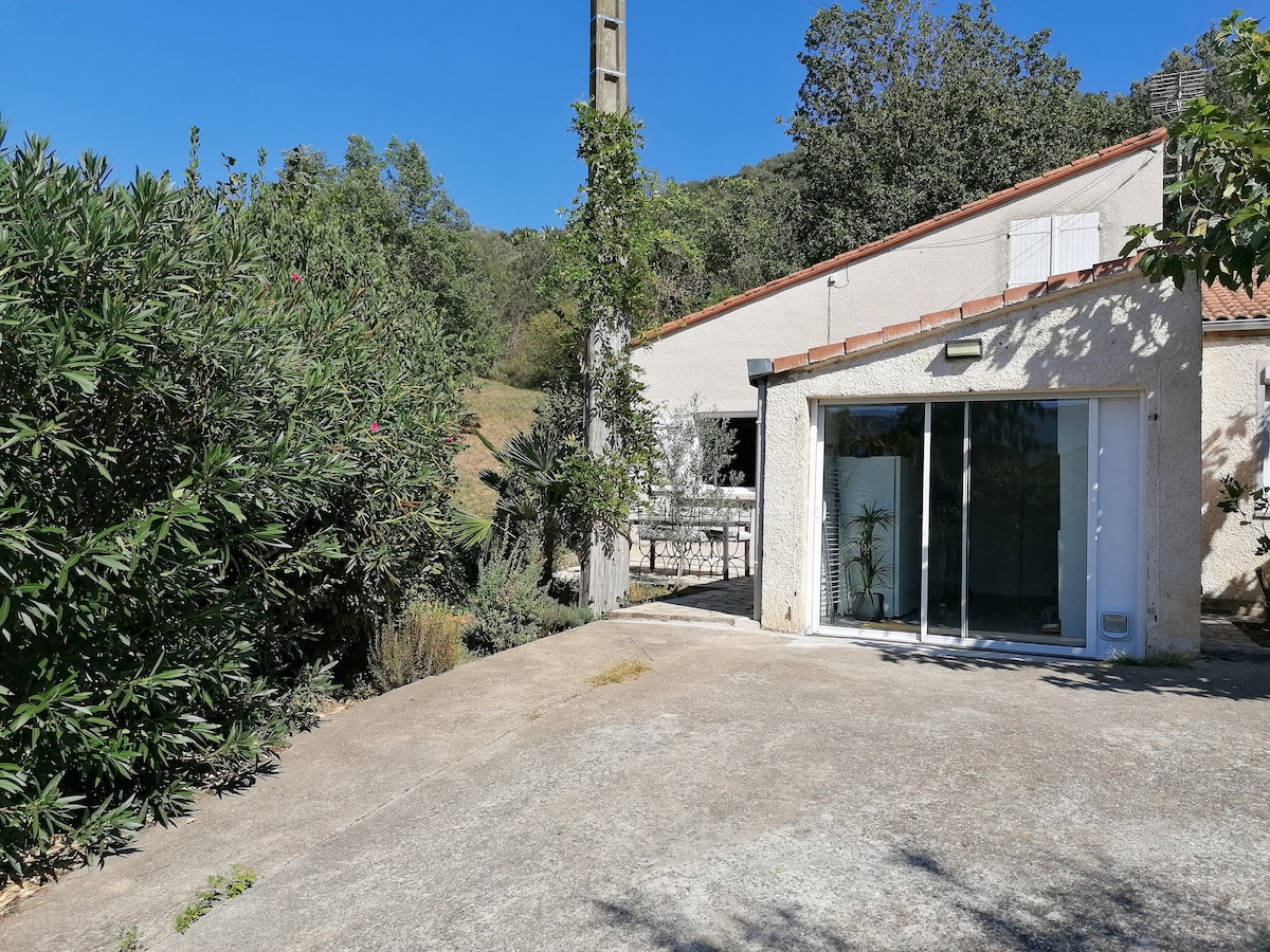 Charming house in Reynes