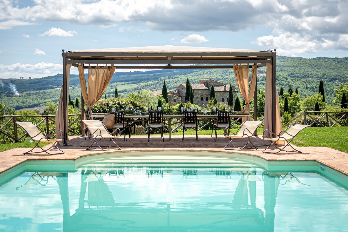 Esclusiva villa panoramica con piscina privata