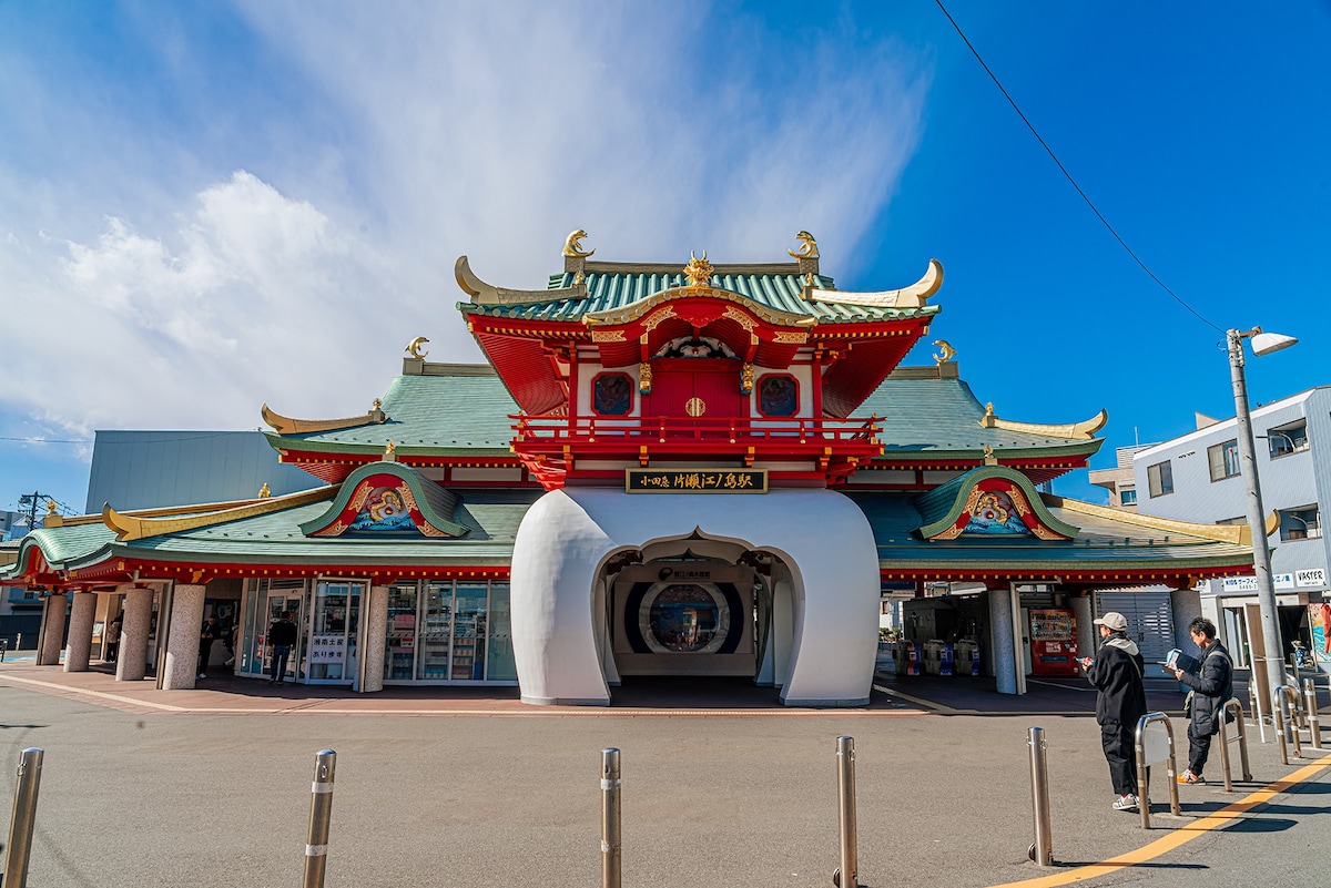 2江之岛镰仓观光，冲浪，小田急江之岛站2分钟，湘南海岸公园5分钟，水族馆8分钟，独立卫生间浴室洗面台