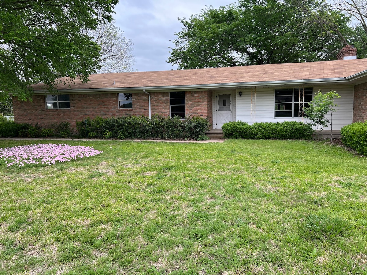 2 bedroom 1970s house.