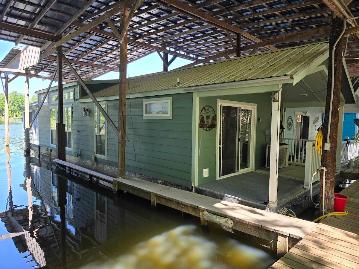 The Southern Bell Houseboat